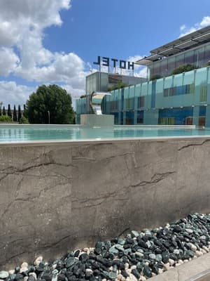 thumbnail: Infinity pool