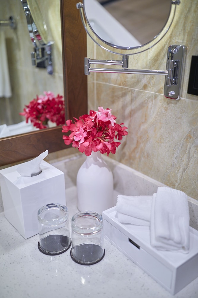 Bathroom amenities
