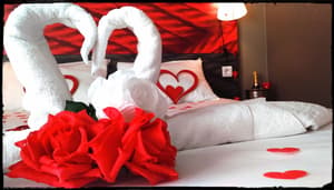 thumbnail: Champagne service