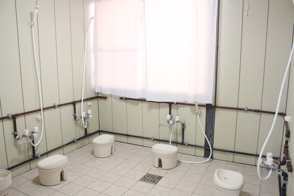 Bathroom amenities