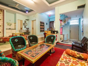 thumbnail: Lobby sitting area