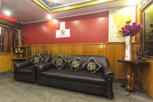 thumbnail: Lobby sitting area