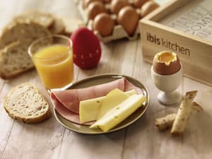 thumbnail: Breakfast area