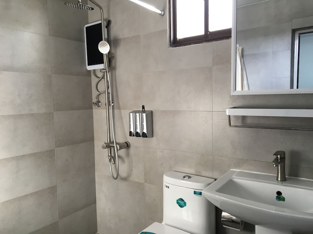 Bathroom shower