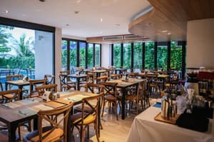 thumbnail: Restaurant