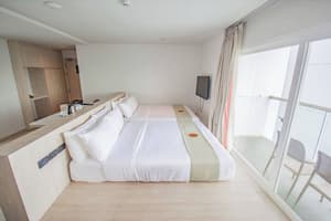 thumbnail: Room