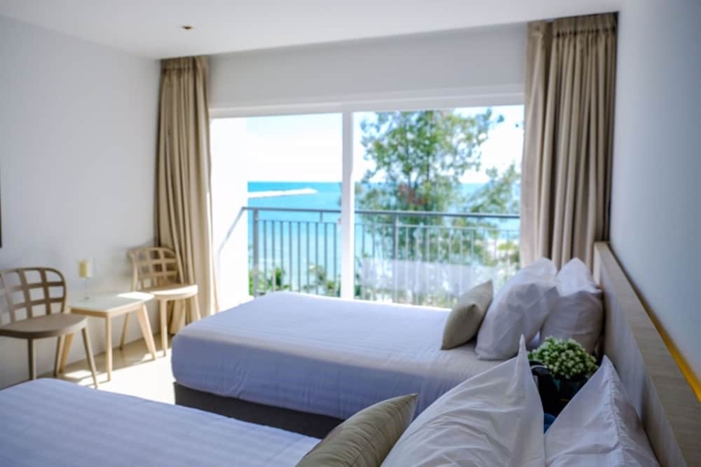 Beach/ocean view