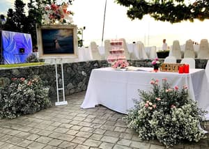 thumbnail: Outdoor wedding area