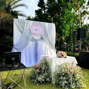 thumbnail: Outdoor wedding area