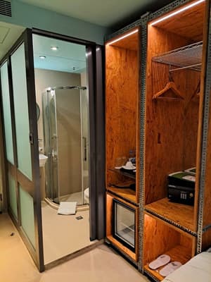 thumbnail: Bathroom
