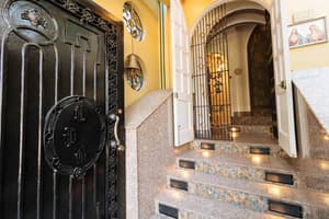 thumbnail: Interior detail