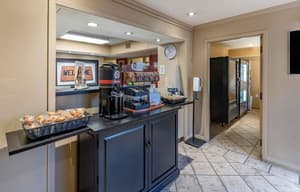thumbnail: Breakfast area