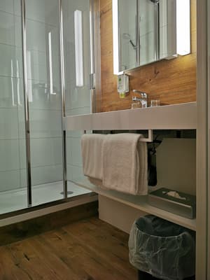 thumbnail: Bathroom
