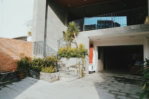 thumbnail: Reception