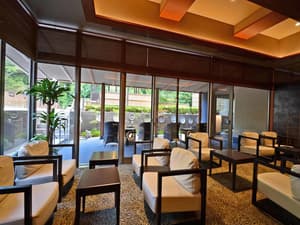 thumbnail: Lobby sitting area