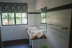 thumbnail: Bathroom sink