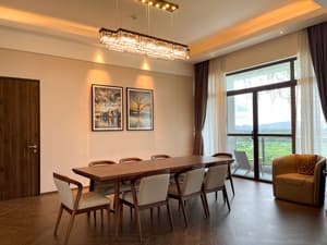 thumbnail: In-room dining