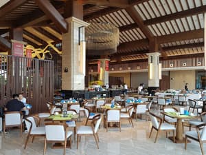 thumbnail: Dining