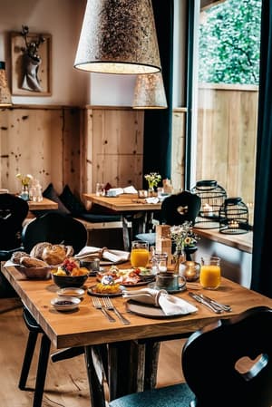 thumbnail: Restaurant