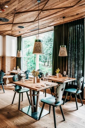 thumbnail: Restaurant