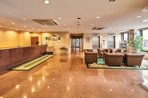 thumbnail: Lobby lounge