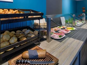 thumbnail: Breakfast area
