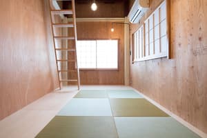 thumbnail: In-room dining