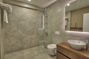 thumbnail: Bathroom shower