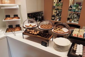thumbnail: Breakfast area