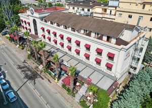 thumbnail: Front of property
