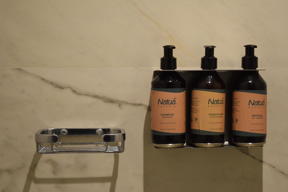Bathroom amenities