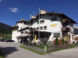 thumbnail: Front of property