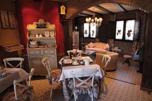 thumbnail: Breakfast area