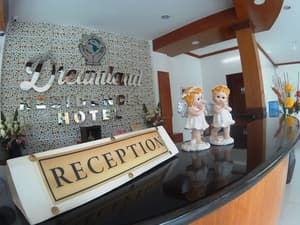 thumbnail: Interior entrance