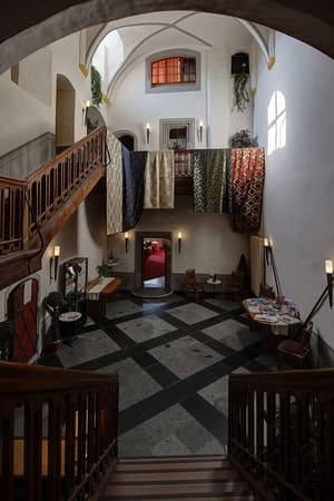 thumbnail: Interior entrance