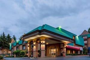 Sutton Suites Hotel