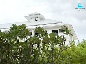 thumbnail: Property grounds