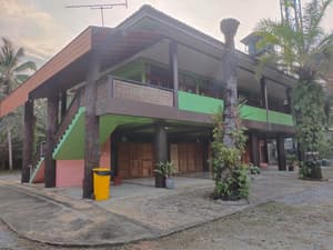 thumbnail: Exterior