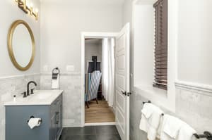 thumbnail: Bathroom