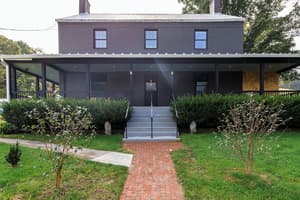 thumbnail: Exterior