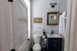 thumbnail: Bathroom
