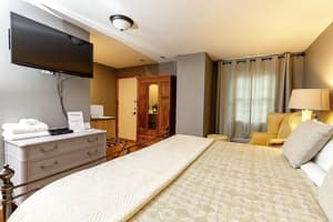thumbnail: Room
