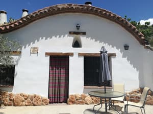 thumbnail: Front of property