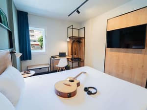 thumbnail: Room