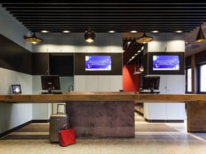 thumbnail: Reception