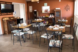 thumbnail: Breakfast area