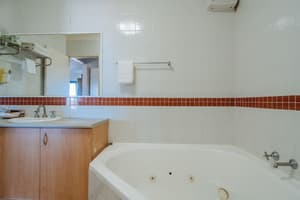 thumbnail: Jetted tub