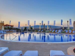 thumbnail: Pool