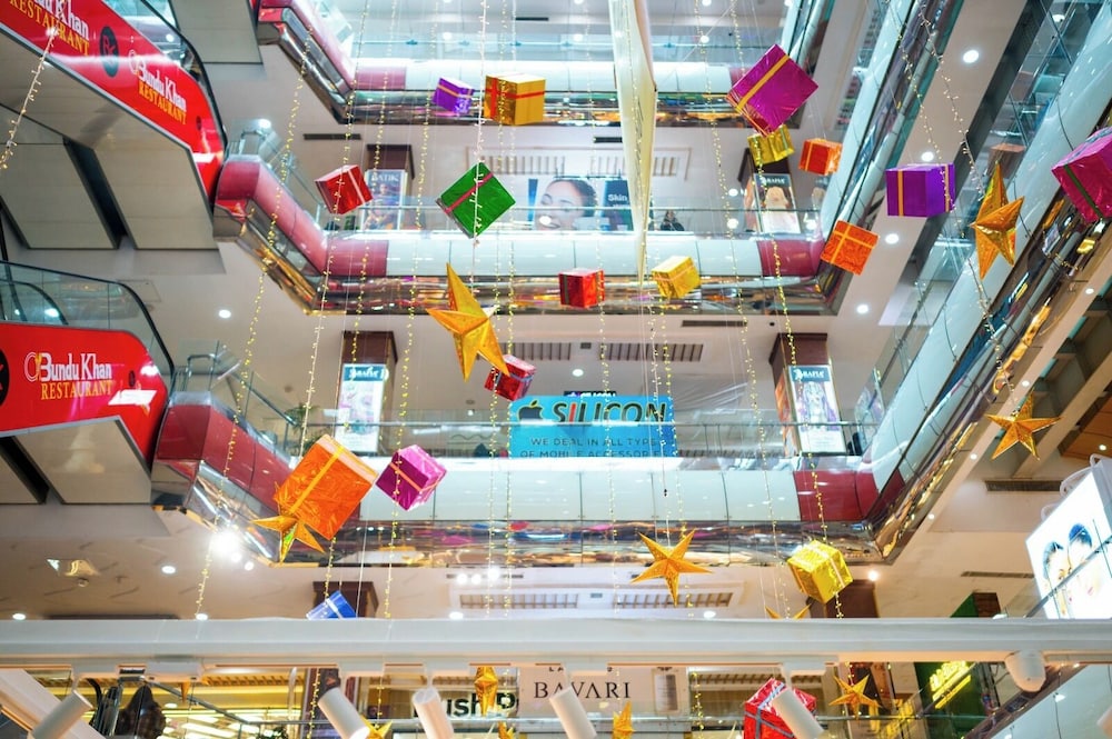 Shopping mall