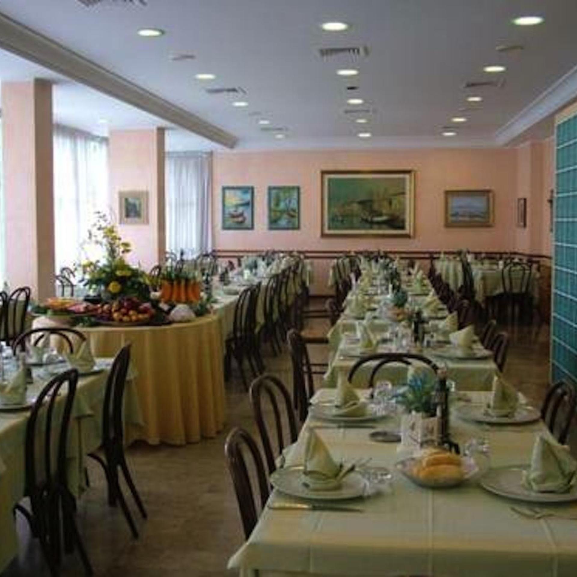 Restaurant-cafeteria